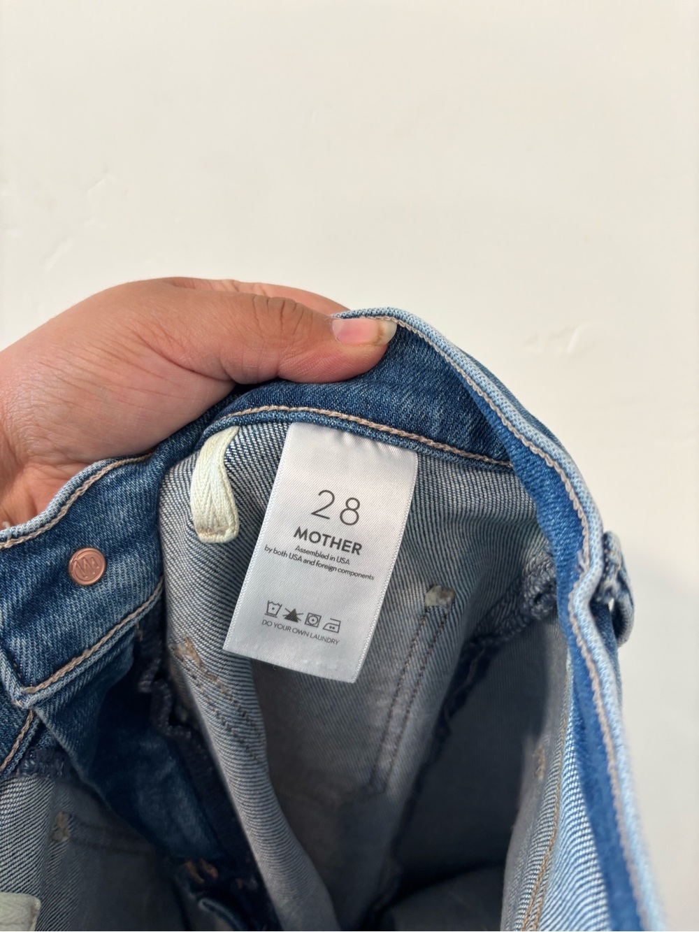 MOTHER The Patch Pocket Weekender Mid Rise Flare Jeans Poppin Wheelies Size 28 - Picture 7 of 7